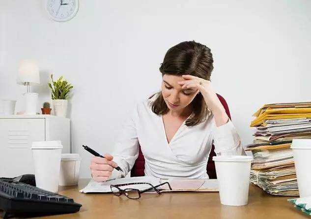 为什么高龄女性做试管婴儿容易着床失败？