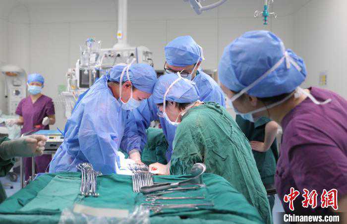 四川省首例“第三代试管婴儿”在成都诞生