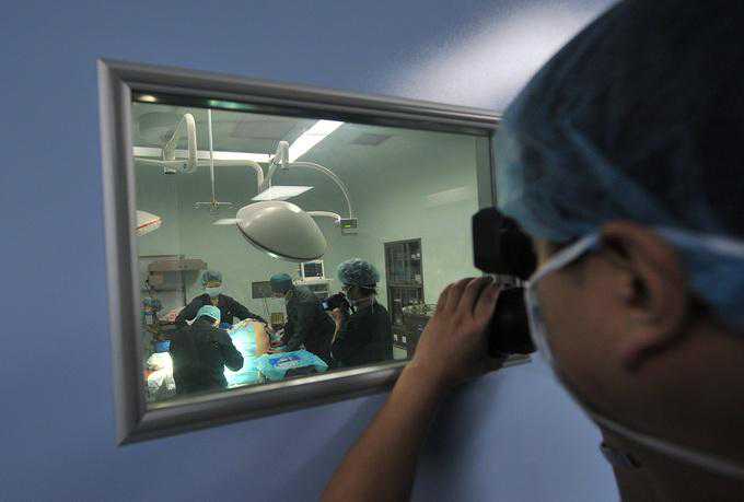 村里几户人家花12万做试管，全是男孩，婆婆心动了！95后姑娘这样问