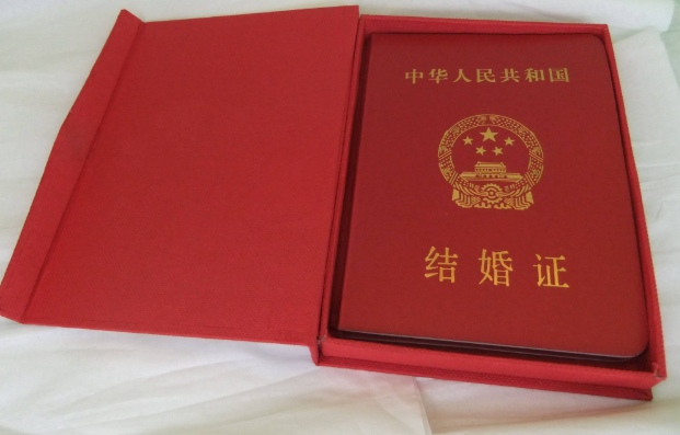 2次宫外孕2次生化妊娠3次试管，挨了几百针，她终于生下了儿子